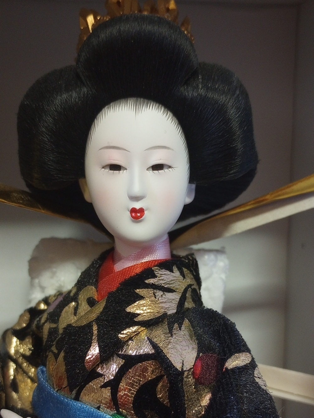 NIB Vintage Japanese Asian Porcelain Geisha Doll w/ Kimono & Stand - Picture 2 of 5